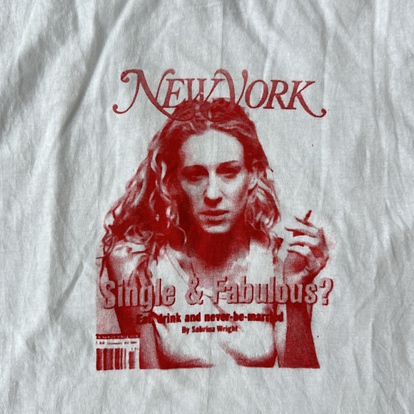 NWOT Sex and the City T-shirt of 
Carrie Bradshaw cover New York Magazine - Picture 2 of 11